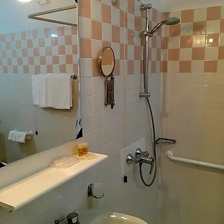 Hotel Montecodeno 3*